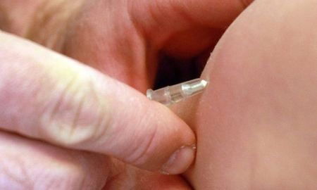 Se negaron a vacunar a su hijo, los denunciaron y la Justicia les ordenó hacerlo