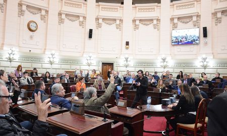 En Asamblea Legislativa, senadores y diputados votarán para ocupar 79 cargos en la Justicia de Santa Fe. En Asamblea Legislativa, senadores y diputados votarán para ocupar 79 cargos en la Justicia de Santa Fe.