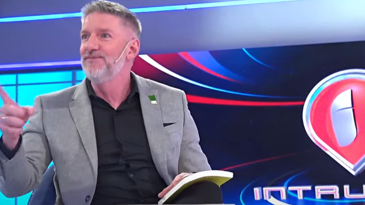Luis Novaresio pasó por Intrusos para presentar su nuevo libro. Luis Novaresio pasó por Intrusos para presentar su nuevo libro.