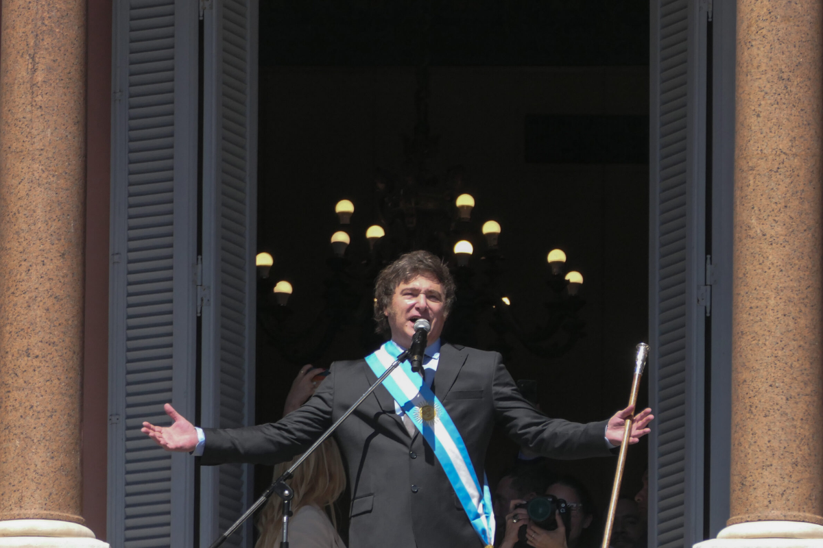 El ampuloso proyecto de “Ley de Bases” promocionado como el pilar fundacional para la construcción de una nueva etapa en la Argentina quedó reducido apenas a un tercio de lo que había sido en sus orígenes.