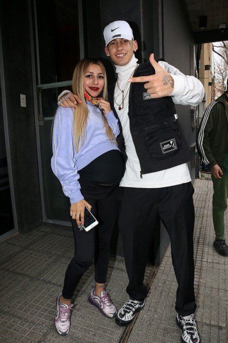 L-Gante presentó en público a Tamara Báez.