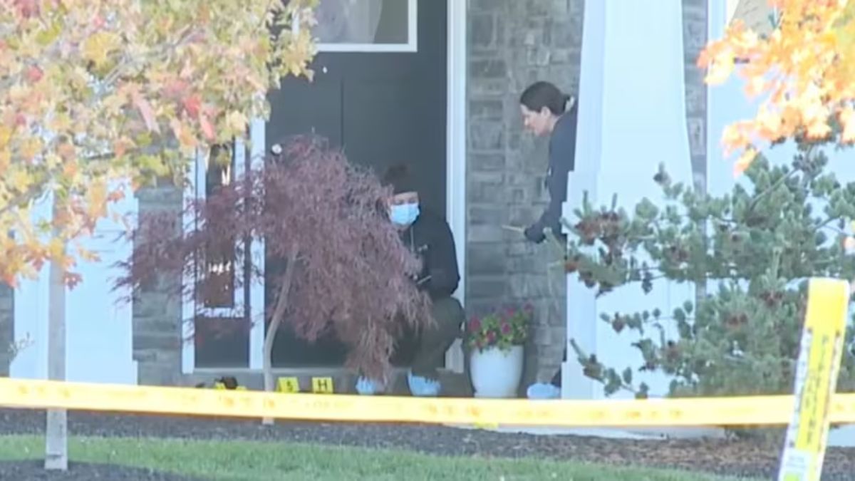 Una mujer fue asesinada de un tiro en la cabeza por entrar a una casa por error en Estados Unidos.eza