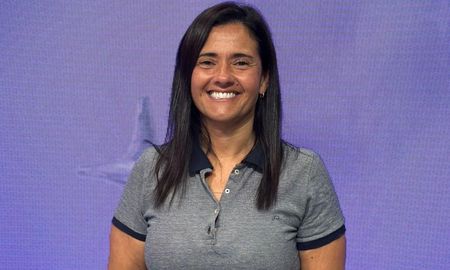 Soledad López es chozna nieta del Brigadier López y además es socia vitalicia de Unión. Con mucha emoción, participó del video de la presentación de la camiseta homenaje del tatengue. Soledad López es chozna nieta del Brigadier López y además es socia vitalicia de Unión. Con mucha emoción, participó del video de la presentación de la camiseta homenaje del tatengue.