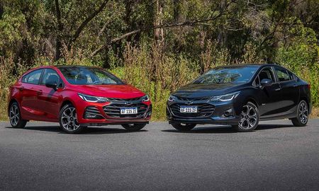 La dupla Cruze se ubica como la segunda opción más elegida del segmento, detrás de Corolla. La dupla Cruze se ubica como la segunda opción más elegida del segmento, detrás de Corolla.
