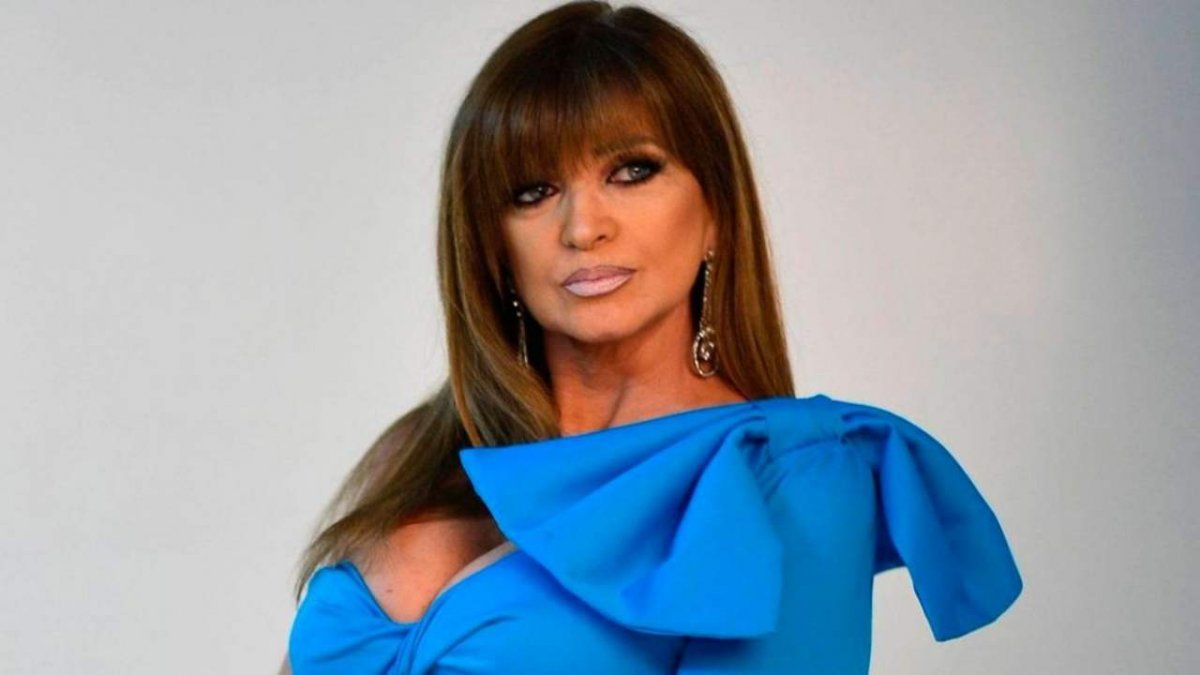 Adriana Salgueiro se había sometido a un hisopado por protocolo, en el Teatro Colón. 