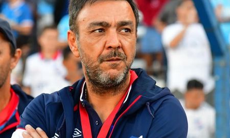 Álvaro Recoba rompió el silencio y habló sobre la chance de Colón Álvaro Recoba rompió el silencio y habló sobre la chance de Colón