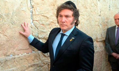 El presidente Javier Milei condenó en sus redes sociales el atentado terrorista contra la comunidad judía en Australia. El presidente Javier Milei condenó en sus redes sociales el atentado terrorista contra la comunidad judía en Australia.