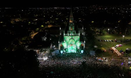 Vista aérea de la Basílica durante la 38va edición del Festival Folklórico de Guadalupe. Vista aérea de la Basílica durante la 38va edición del Festival Folklórico de Guadalupe.