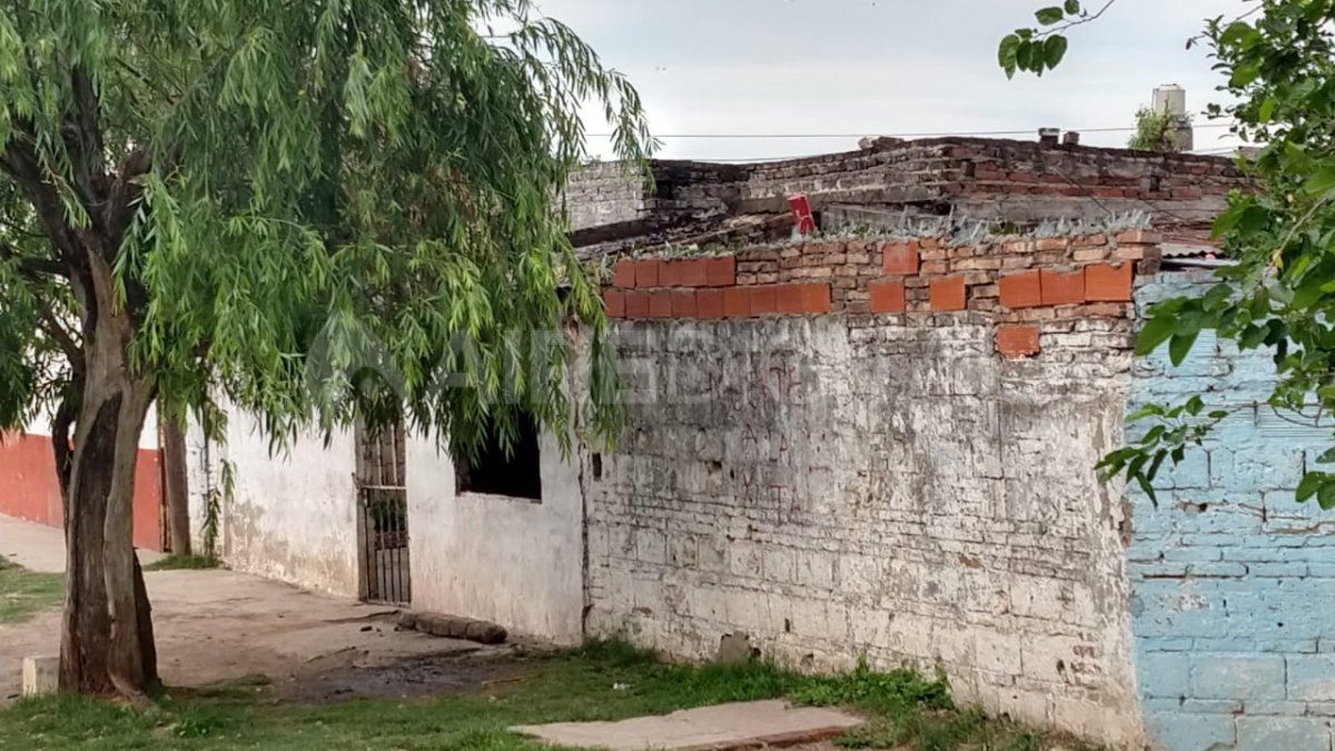 Pasaje Mitre y Juan de Garay - la casa atacada en el barrio Santa Rosa de Lima
