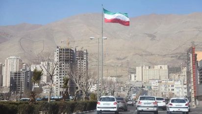 Irán cierra el Estrecho de Ormuz y amenaza con 