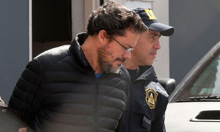 Los fiscales que investigan el doble crimen de Vicente López solicitaron la prisión preventiva para Martín, el menor de los hijos del matrimonio asesinado. Los fiscales que investigan el doble crimen de Vicente López solicitaron la prisión preventiva para Martín, el menor de los hijos del matrimonio asesinado.