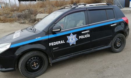detienen en rusia un auto patrulla de la policia federal de mexico detienen en rusia un auto patrulla de la policia federal de mexico