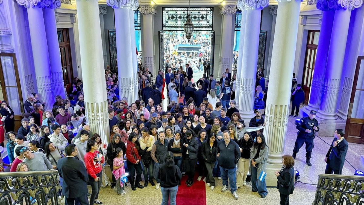 Cabe señalar que durante toda la tarde los museos del Gobierno de la Provincia permanecerán abiertos para quienes quieran visitarlos de manera libre y gratuita. Cabe señalar que durante toda la tarde los museos del Gobierno de la Provincia permanecerán abiertos para quienes quieran visitarlos de manera libre y gratuita. 