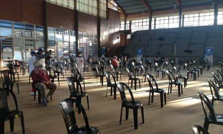 Centro de vacunación del CEF 29, donde se estuvo vacunando a menores de 60 con comorbilidades y docentes. Centro de vacunación del CEF 29, donde se estuvo vacunando a menores de 60 con comorbilidades y docentes.