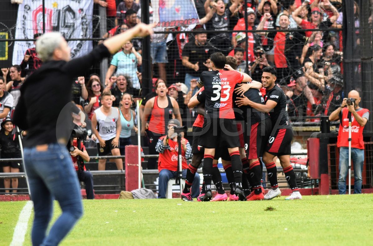 Colón le gana 2-0 a Talleres con goles de Perlaza y Wanchope Ábila.