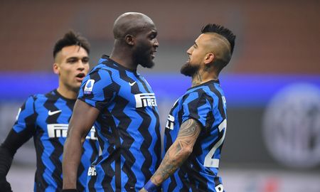 El Inter, uno de los líderes de la Serie A, anunció un cambio de logo y generó el rechazo de los fanáticos en redes sociales. El Inter, uno de los líderes de la Serie A, anunció un cambio de logo y generó el rechazo de los fanáticos en redes sociales.
