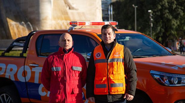 Los 40 brigadistas cuentan con equipamiento de última generación para intervenir en escenarios de colapso estructural y asistencia humanitaria. La misión también es integrada por tres perros preparados para rescates.