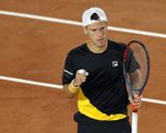 Diego Schwartzman comenzó con el pie derecho en Roland Garros tras vencer por 6-0, 6-1 y 6-3 al serbio Kecmanovic. Diego Schwartzman comenzó con el pie derecho en Roland Garros tras vencer por 6-0, 6-1 y 6-3 al serbio Kecmanovic.