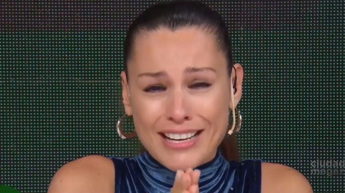 Pampita Ardohain se despidió de su programa ahogada en llanto: No me puedo seguir arriesgando
