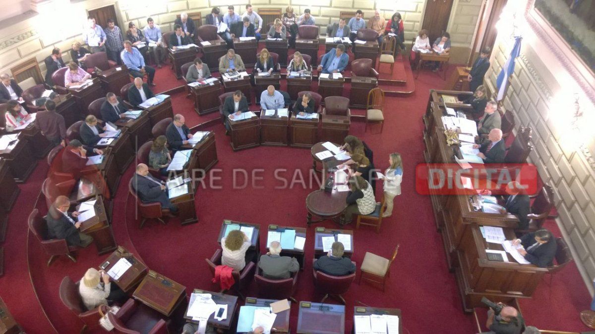 La Cámara de Diputados de la provincia repudió las acusaciones de Carrió contra Bonfatti