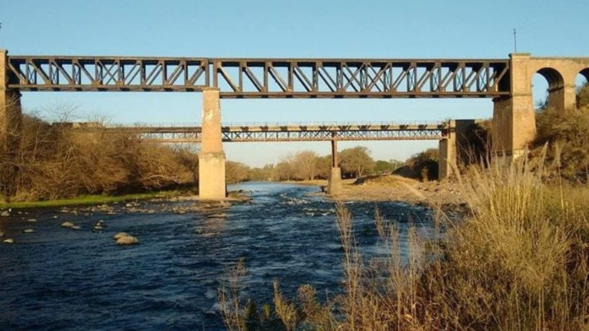 La localidad se encuentra a orillas de río Xanaes, ideal para disfrutar de los días de calor. La localidad se encuentra a orillas de río Xanaes, ideal para disfrutar de los días de calor.