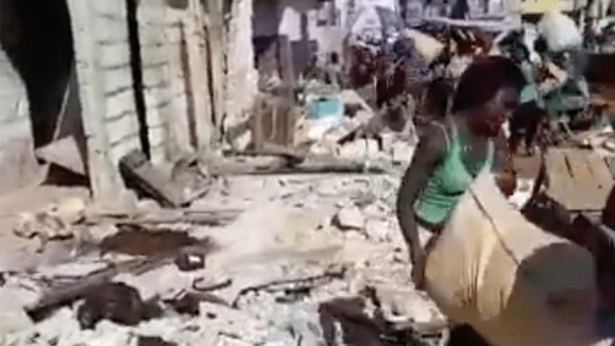 Los daños en la ciudad de Les Cayes parecen ser importantes, incluyendo el derrumbe de un hotel de varios pisos.