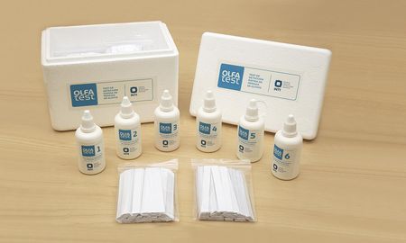 El kit denominado Olfatest cuenta con seis goteros de esencias diferentes. El kit denominado Olfatest cuenta con seis goteros de esencias diferentes.