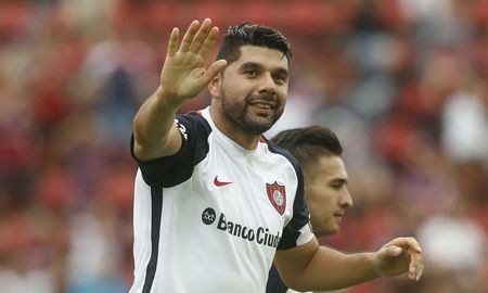 Néstor Ortigoza rescindió contrato con Estudiantes de Río Cuarto y volverá a San Lorenzo. Néstor Ortigoza rescindió contrato con Estudiantes de Río Cuarto y volverá a San Lorenzo.