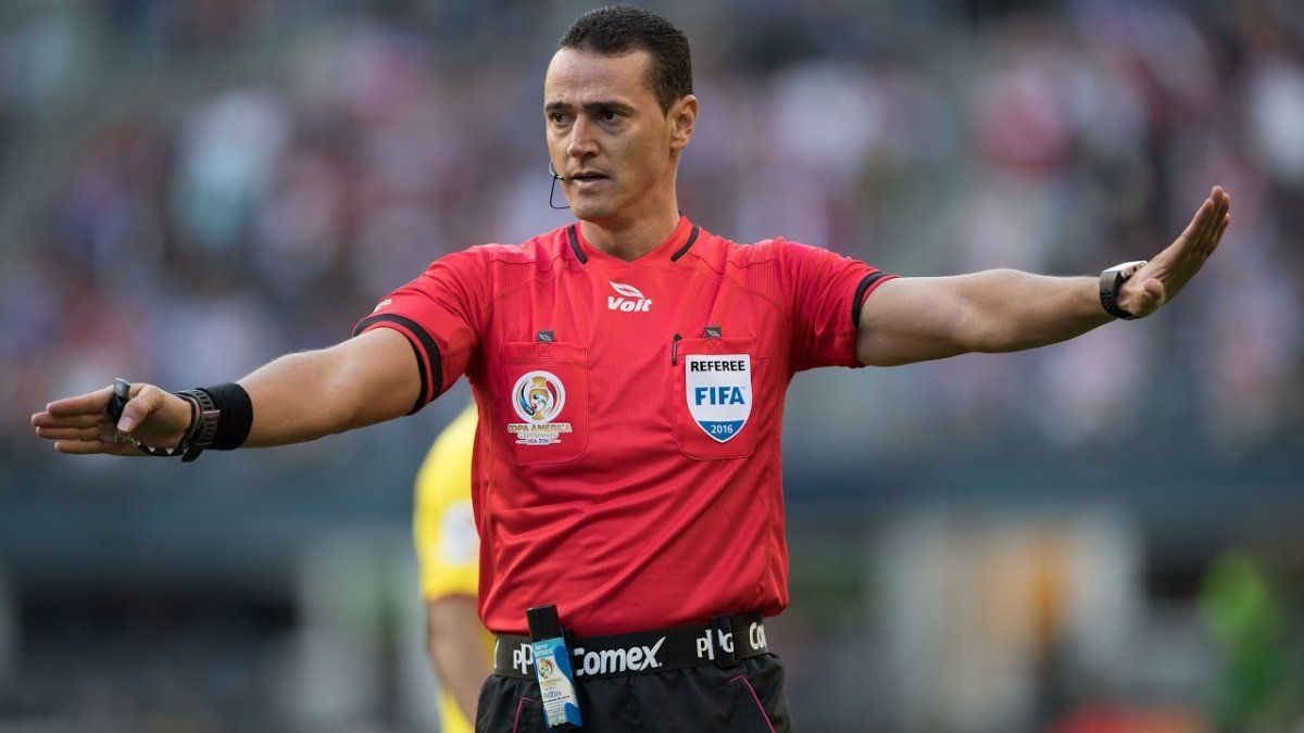Wilmar Roldán será el árbitro para el partido entre el Club Atlético Colón y Olimpia de Paraguay por la Copa Conmebol Libertadores.