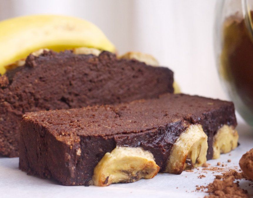 Bud&iacute;n de banana y chocolate.