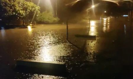 Así se veían las calles de Calchaquí tras la caída de más de 100mm de lluvia en un lapso de pocas horas. Así se veían las calles de Calchaquí tras la caída de más de 100mm de lluvia en un lapso de pocas horas.