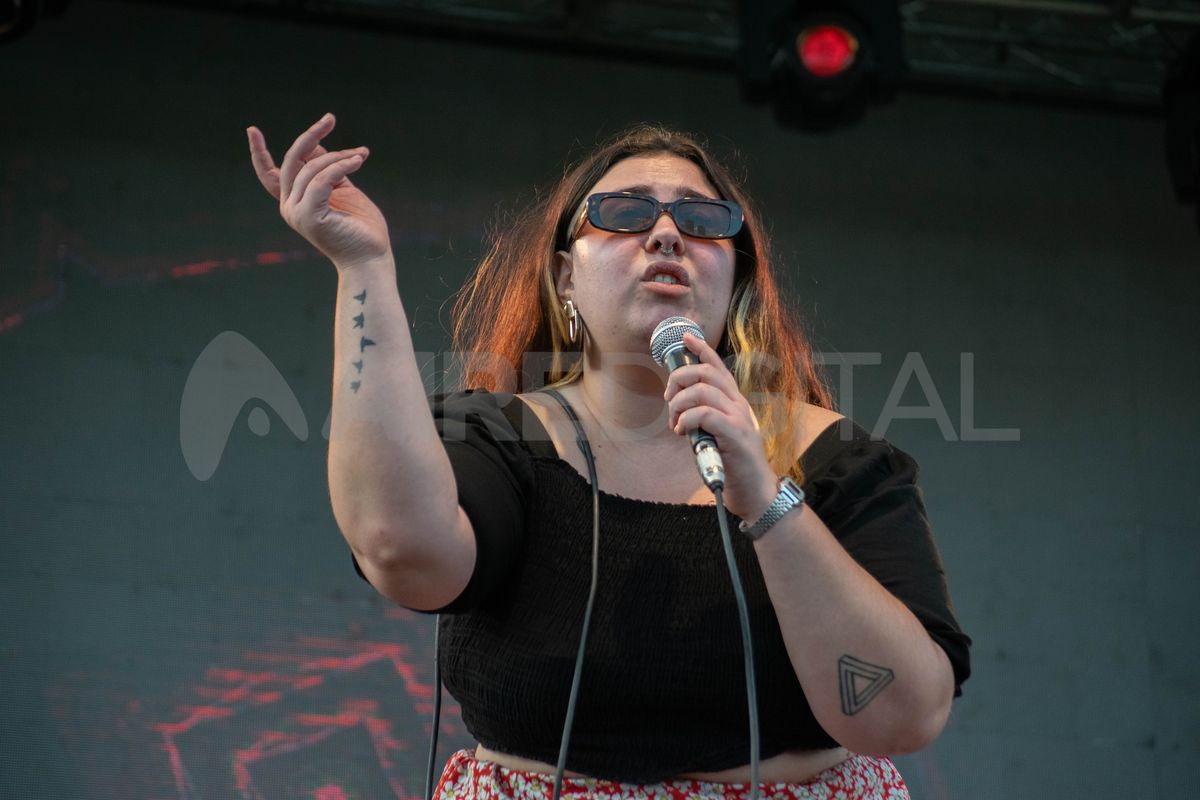 La cantante Amandicia brindó un show en el festival.