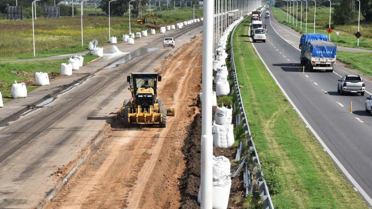 Operativo Cosecha: coordinan acciones para mantener el tránsito fluido mientras avanza la obra del tercer carril de la autopista
