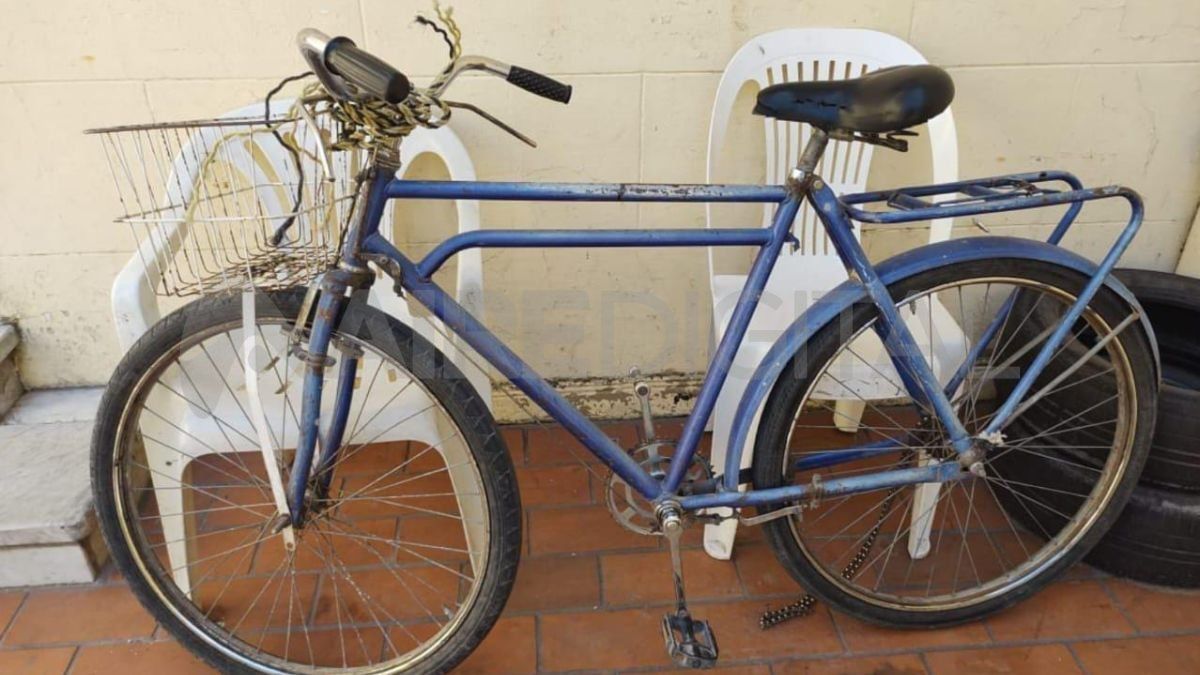 La bicicleta en la que circulaba el falso albañil.