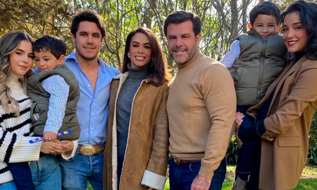 Participó en la versión teatral en español de Grease, Vaselina, y en 1986 grabó su primera telenovela, Martín Garatuza. Con Mariana Garza protagonizó Alcanzar una estrella, trabajó con Bibi Gaytán, Paulina Rubio y Rafael Rojas en Baila conmigo