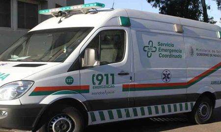 Un hombre de 89 años hirió de un tiro en la mejilla a su esposa de 77 años y luego se suicidó, en el departamento mendocino de Las Heras Un hombre de 89 años hirió de un tiro en la mejilla a su esposa de 77 años y luego se suicidó, en el departamento mendocino de Las Heras