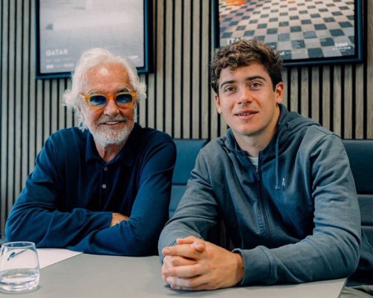 En enero de 2025, Colapinto se unía a Alpine con Briatore como nuevo representante. En enero de 2025, Colapinto se unía a Alpine con Briatore como nuevo representante.