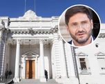 Esta semana, el gobierno provincial iniciará una ronda de charlas con los bloques legislativos del oficialismo y de la oposición de cara al cierre del año en la Legislatura santafesina. Esta semana, el gobierno provincial iniciará una ronda de charlas con los bloques legislativos del oficialismo y de la oposición de cara al cierre del año en la Legislatura santafesina.
