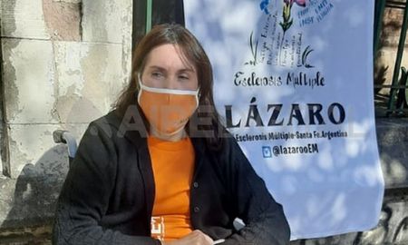 Andrea González padece esclerosis múltiple y, junto con otros pacientes de Enfermedades Poco Frecuentes, reclaman la reglamentación de la ley 13.892. Andrea González padece esclerosis múltiple y, junto con otros pacientes de Enfermedades Poco Frecuentes, reclaman la reglamentación de la ley 13.892.