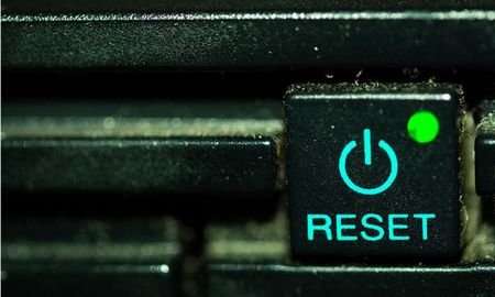 Develamos el misterio: ¿por qué resetear soluciona las “taras” de la tecnología?