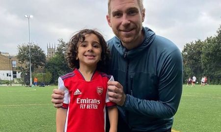 Zayn Ali Salman, de sólo 5 años, se convirtió en jugador del Arsenal de Inglaterra. El acuerdo generó polémica y debate en redes. Zayn Ali Salman, de sólo 5 años, se convirtió en jugador del Arsenal de Inglaterra. El acuerdo generó polémica y debate en redes.