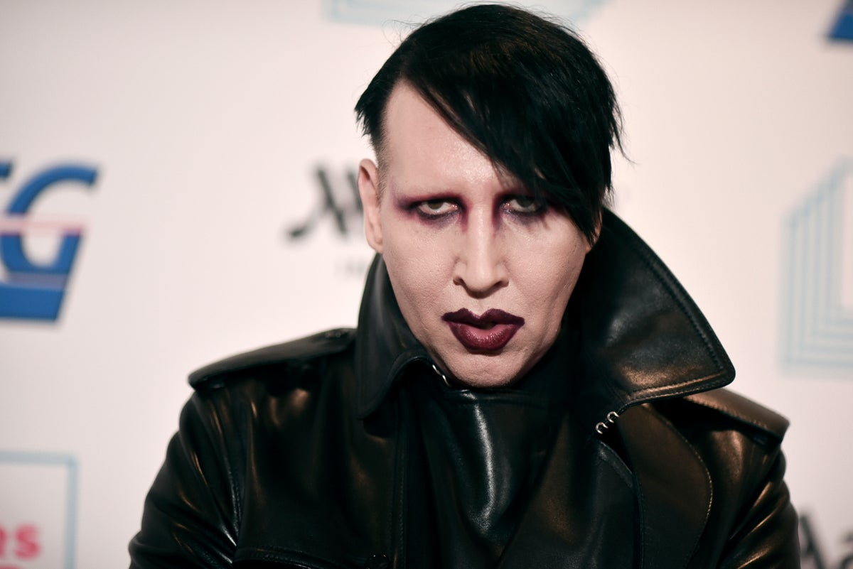 Marilyn Manson&nbsp;fue acusado de haber convertido uno de sus estudios&nbsp;en un cuarto de torturas en el que somet&iacute;a sexualmente&nbsp;a diferentes mujeres.