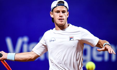 El tenista argentino Diego Schwartzman protagonizó este sábado dos importantes victorias y la segunda le valió para alcanzar la final del Argentina Open. El tenista argentino Diego Schwartzman protagonizó este sábado dos importantes victorias y la segunda le valió para alcanzar la final del Argentina Open.