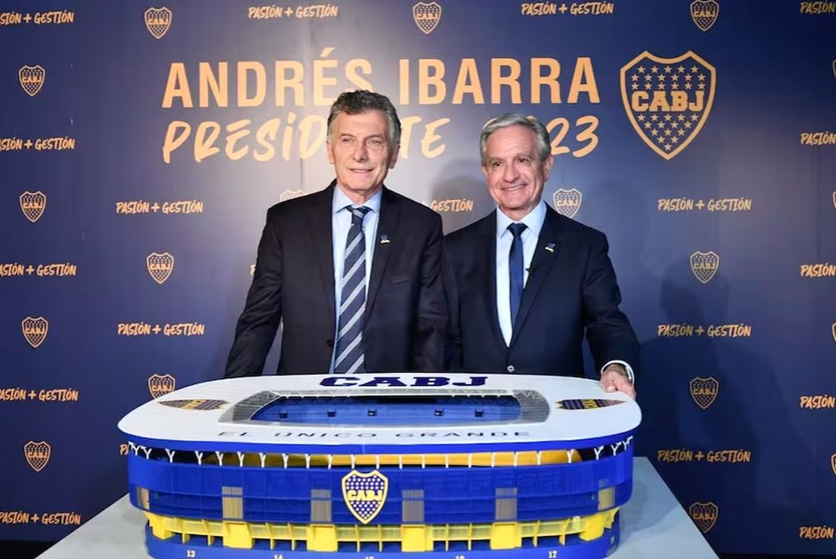 Andrés Ibarra, candidato a presidente de Boca, junto a Mauricio Macri, candidato a vice, presentando el proyecto Bombonera siglo XXI. Andrés Ibarra, candidato a presidente de Boca, junto a Mauricio Macri, candidato a vice, presentando el proyecto Bombonera siglo XXI.