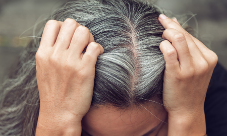 Un estudio científico demuestra por qué el estrés produce canas