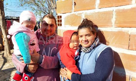 Uma recibió el alta el jueves y ya está en su casa junto a sus padres y su hermano mayor. Uma recibió el alta el jueves y ya está en su casa junto a sus padres y su hermano mayor.