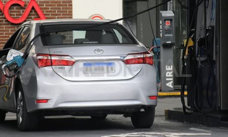 Petroleras aumentan los precios de los combustibles. El impacto en los surtidores. Petroleras aumentan los precios de los combustibles. El impacto en los surtidores.