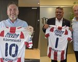 Alejandro Domínguez y Claudio Tapia con la camiseta de Unión Alejandro Domínguez y Claudio Tapia con la camiseta de Unión