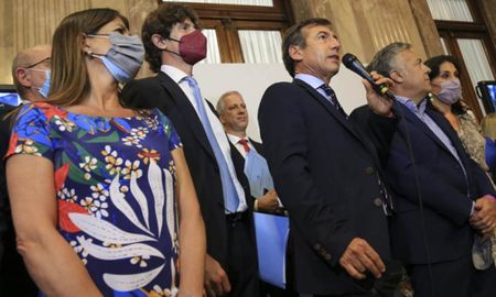 El encuentro se llevó a cabo por videoconferencia y se discutió qué posición adoptarían ante la convocatoria del Gobierno. El encuentro se llevó a cabo por videoconferencia y se discutió qué posición adoptarían ante la convocatoria del Gobierno.