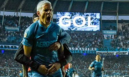 Racing Club venció este lunes por la noche por 2 a 0 a Atlético Tucumán, lo alcanzó en el segundo puesto de las posiciones un punto por debajo de Boca Juniors. Racing Club venció este lunes por la noche por 2 a 0 a Atlético Tucumán, lo alcanzó en el segundo puesto de las posiciones un punto por debajo de Boca Juniors.